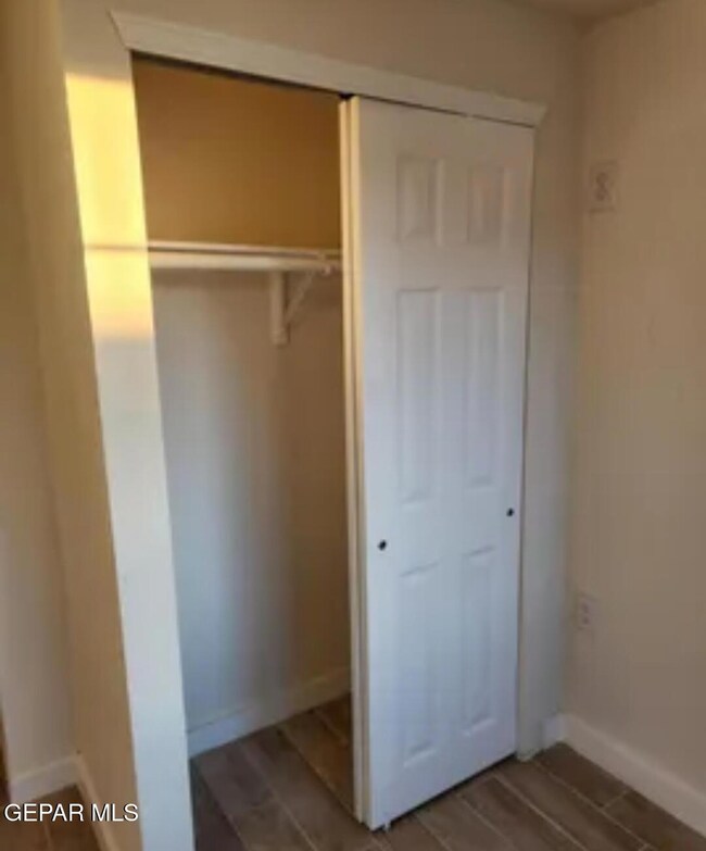 1000071608