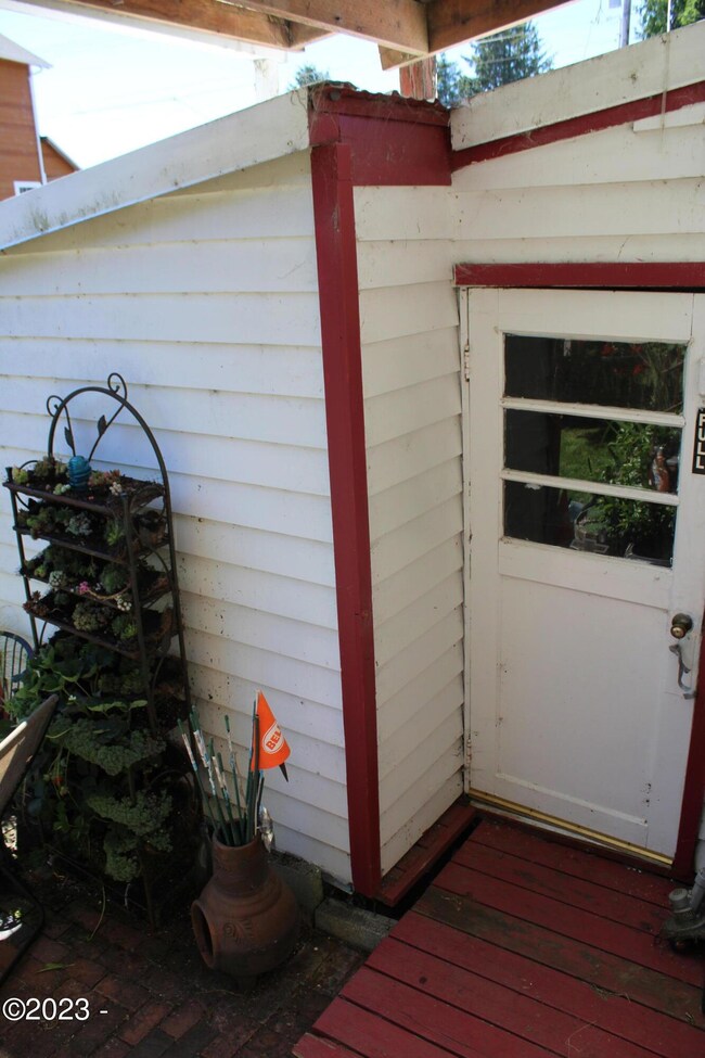 705 SE Quay Ave, Lincoln City, OR 97367 - photo 7