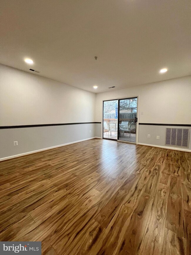 9268 Cherry Ln unit 58, Laurel, MD 20708 - photo 6