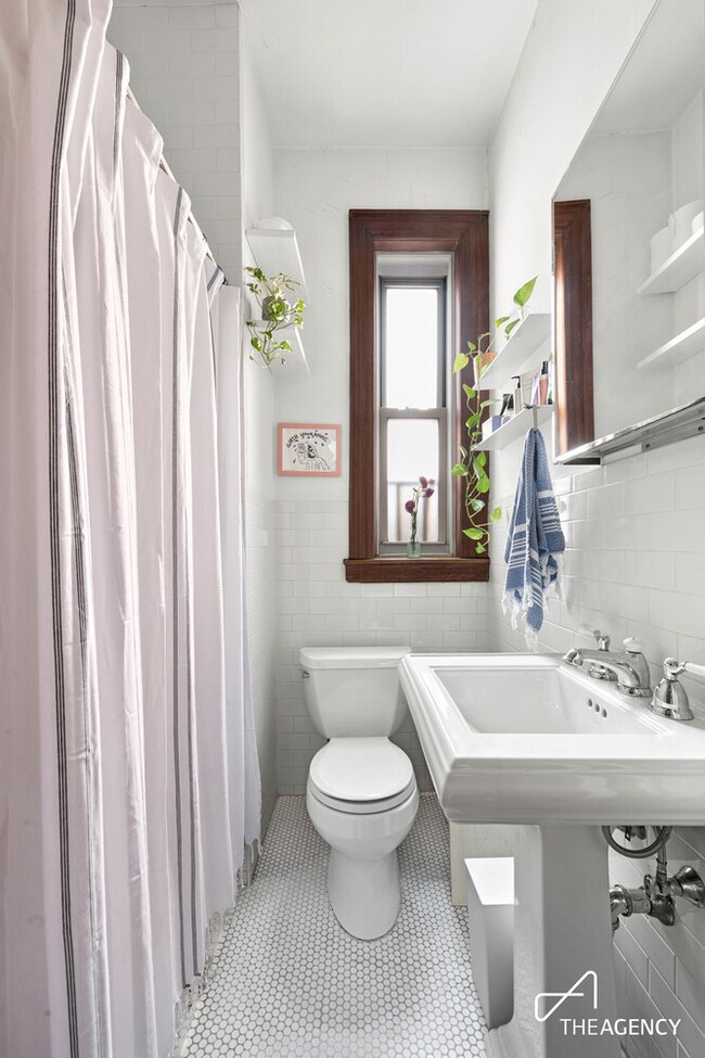 125 E 4th St unit 26, New York, NY 10003 - photo 5