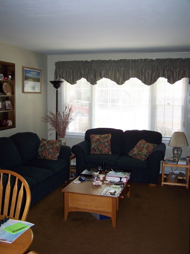 Open to Dining Area off Kitchen
