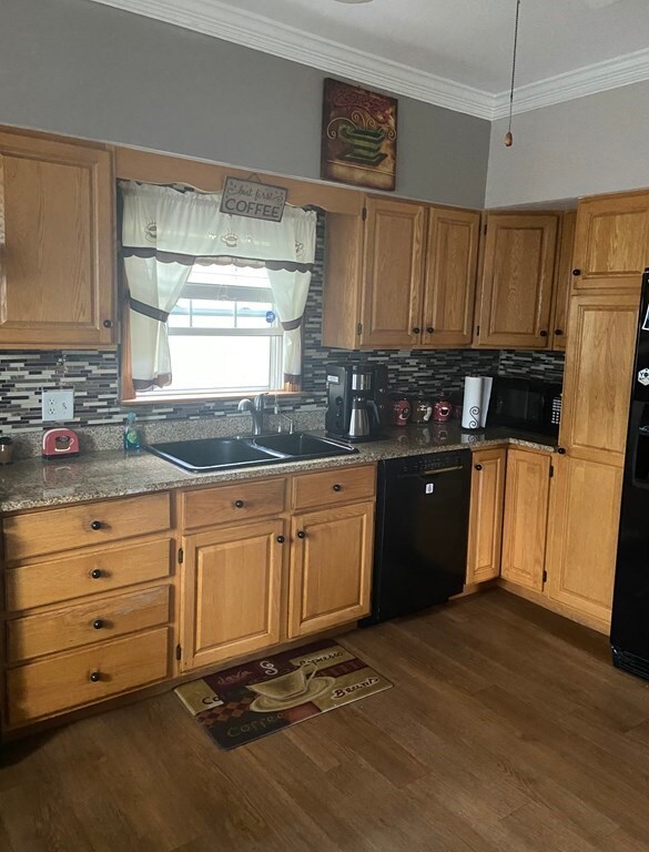 16 Bachman St, Lowell, MA 01850 - photo 5