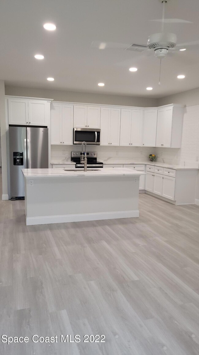 122 Rosa L Jones Dr, Cocoa, FL 32922 - photo 2