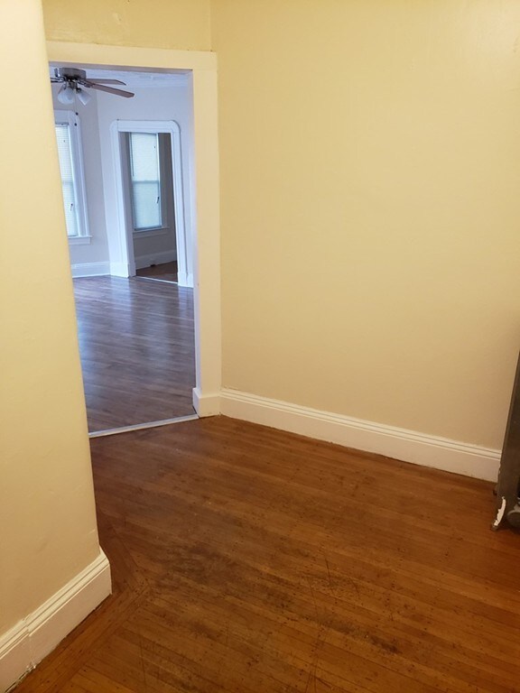 64 Euclid Ave unit 1st flr, Springfield, MA 01108 - photo 5