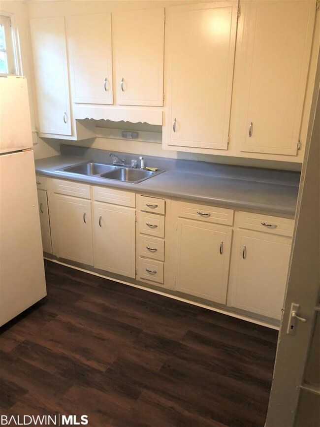 Garage apartment Kitchen Cabinets