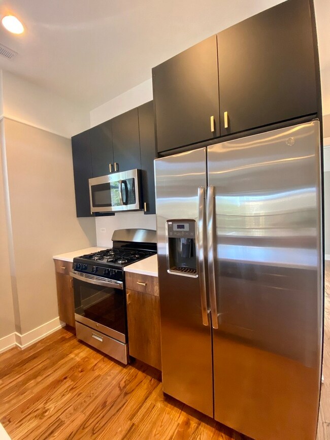 1836 W Augusta Blvd unit 1F, Chicago, IL 60622 - photo 3