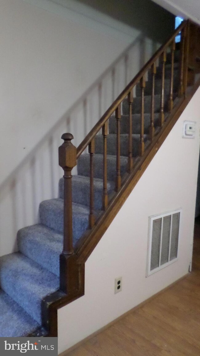 312 Locust Ave, Colonial Beach, VA 22443 - photo 4