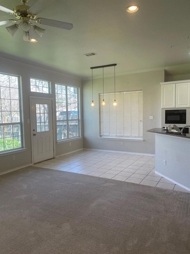 102 Ridge View Ct, Decatur, TX 76234 - photo 3