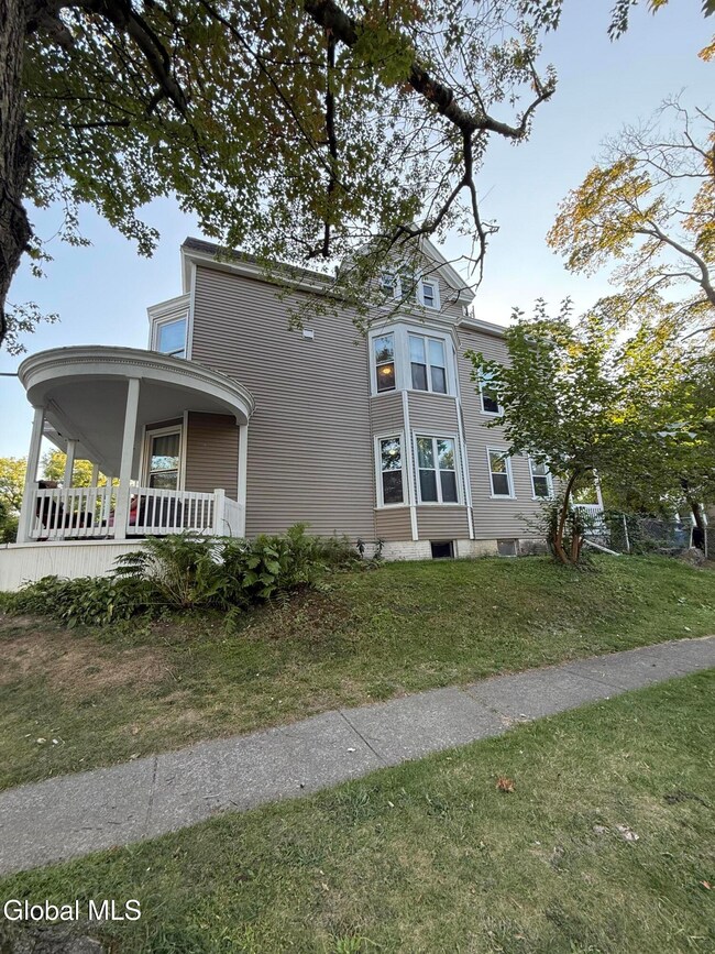 112 N Allen St, Albany, NY 12203 - photo 6
