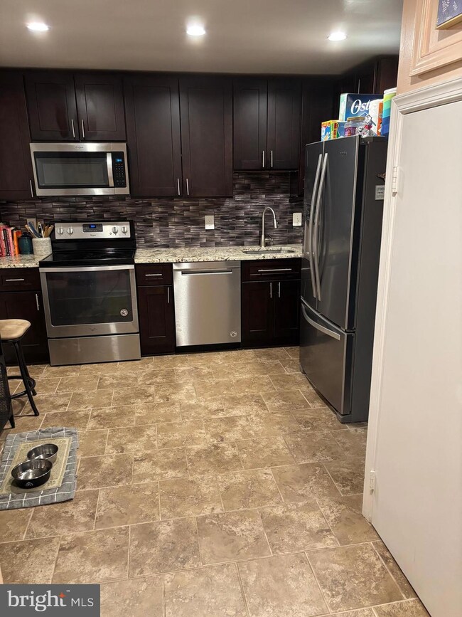 16294 Taconic Cir, Dumfries, VA 22025 - photo 7