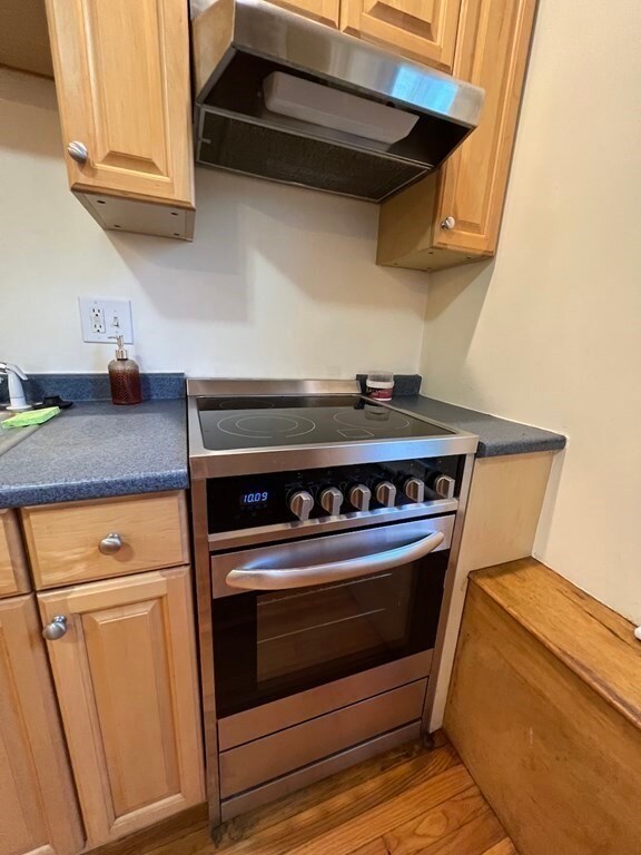 61 Walnut St unit 2, Somerville, MA 02143 - photo 4