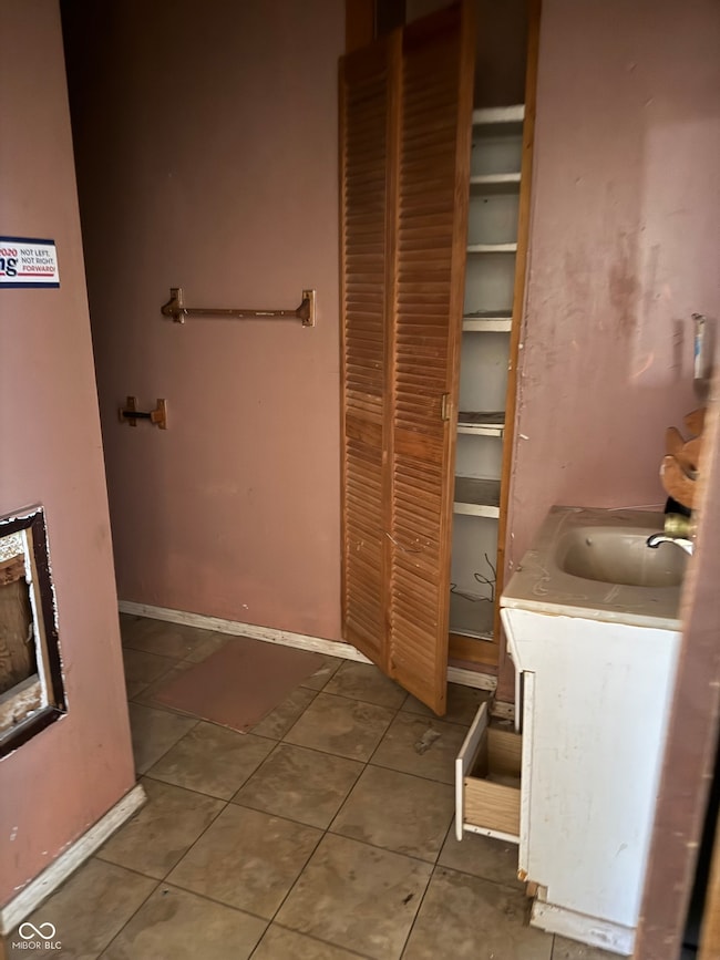 305 S Proud St, Muncie, IN 47305 - photo 6