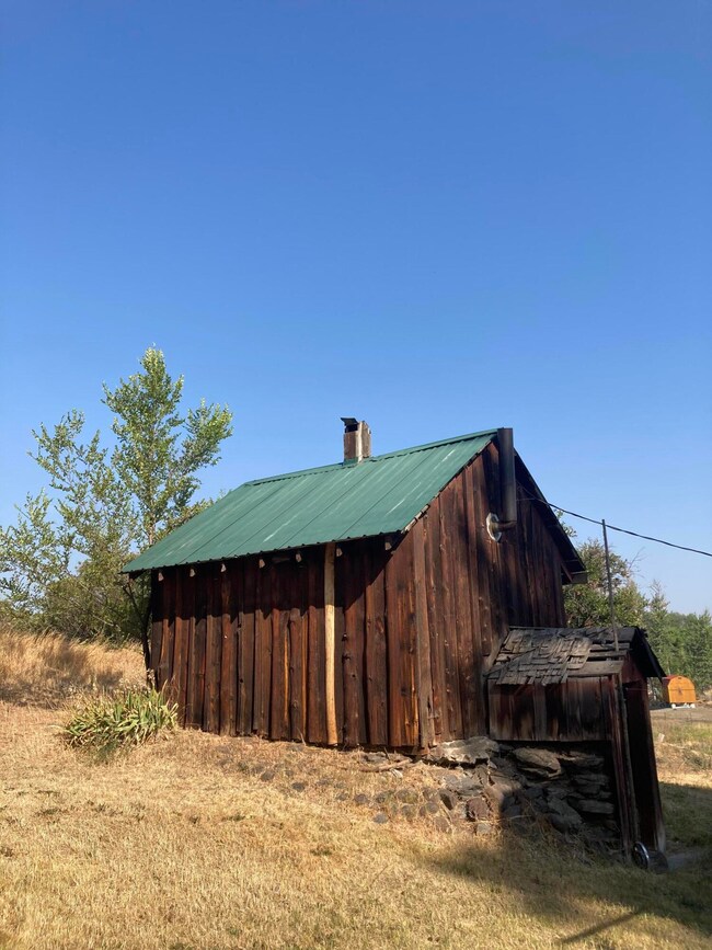 582 S Bridge St, Prairie City, OR 97869 - photo 7