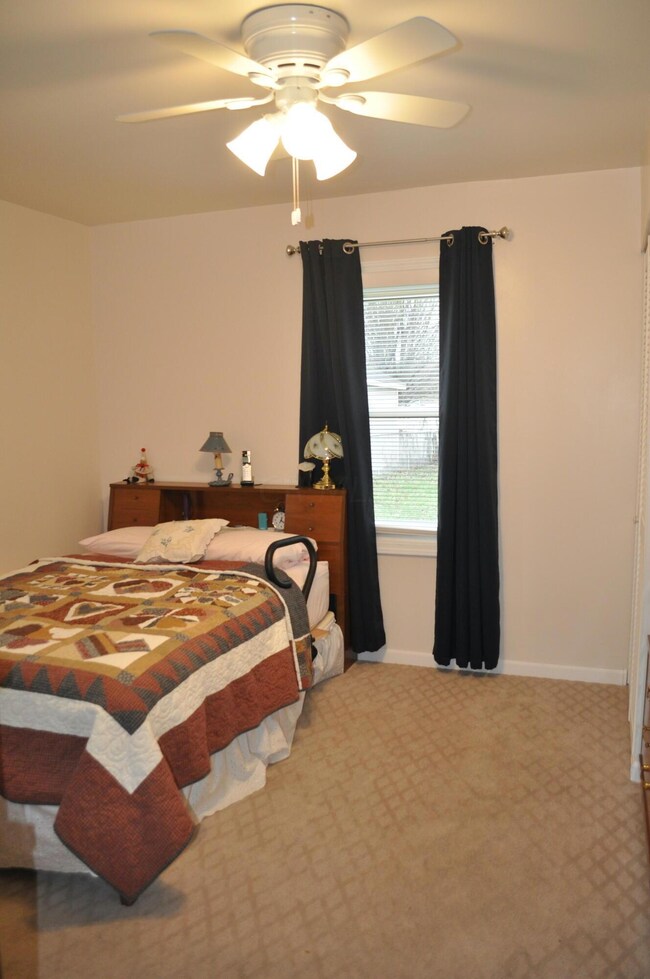 4935 Lockbourne-Bedroom1