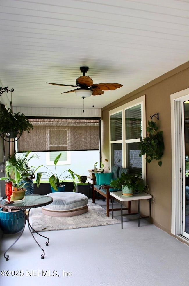 Screened/Covered back patio