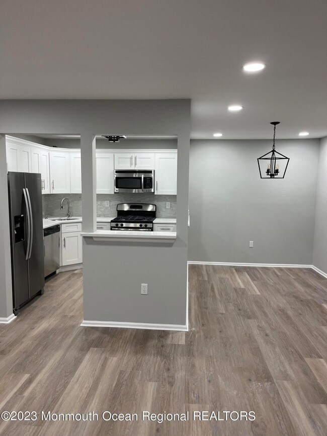 73 Players Cir unit A1, Tinton Falls, NJ 07724 - photo 5