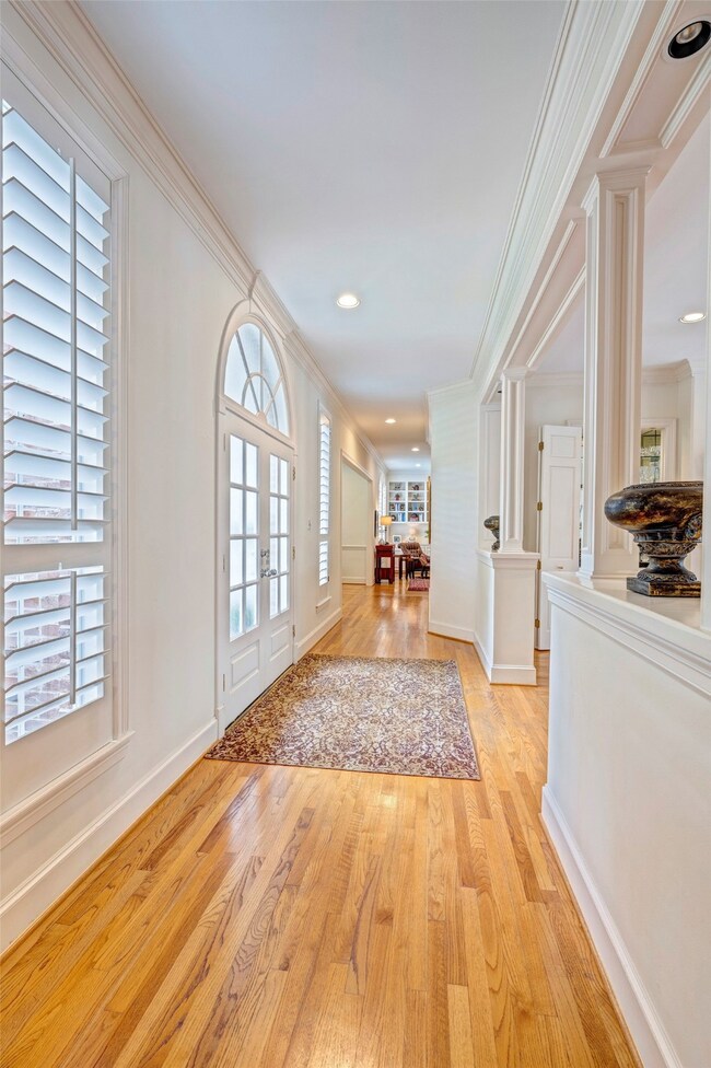 243 Warrenton Dr, Houston, TX 77024 - photo 2