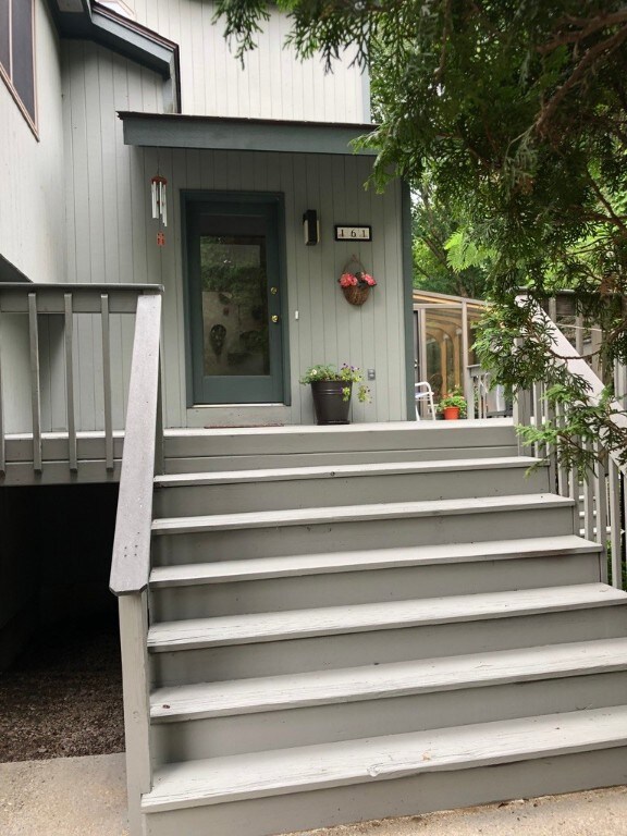 Front deck