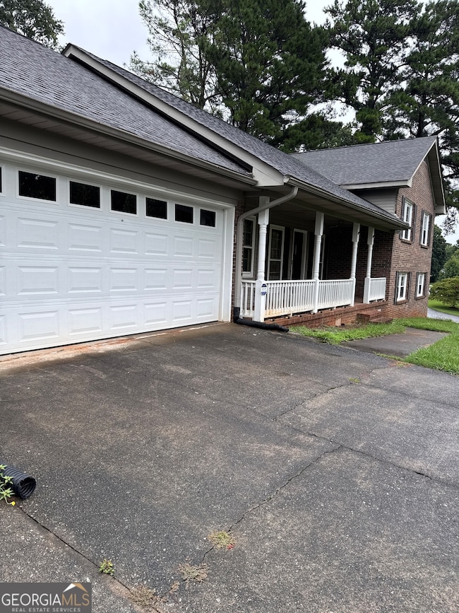 532 Villa Dr SW, Lilburn, GA 30047 - photo 2