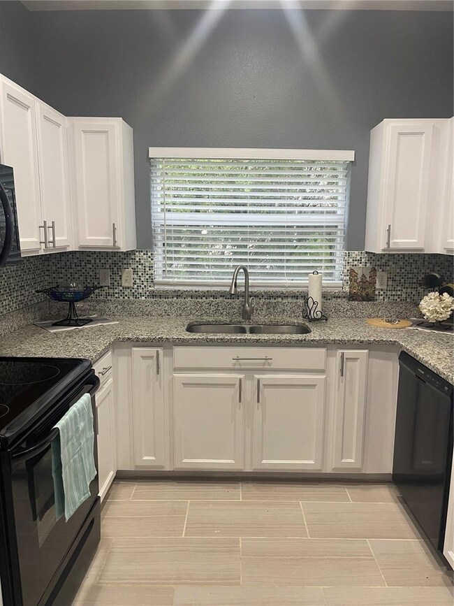 1039 Andrew Aviles Cir, Tampa, FL 33619 - photo 6