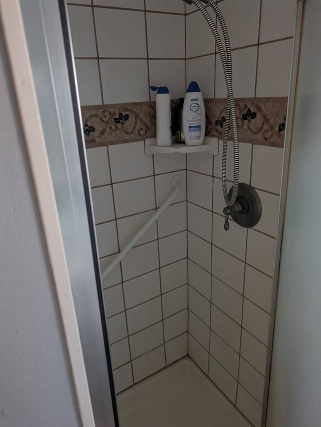 15940 Stoddard Wells Rd unit 29, Victorville, CA 92395 - photo 6