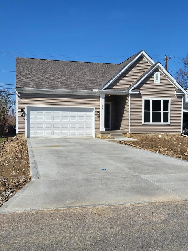 645 Elaine Rd, Columbus, OH 43213 - photo 2