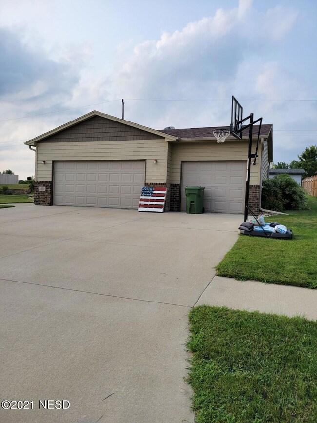 3401 17th Ave SW, Watertown, SD 57201 - photo 4