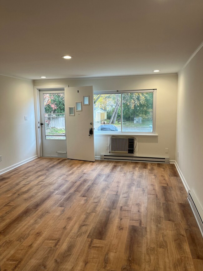 143 Columbus Place unit 9, Stamford, CT 06907 - photo 5