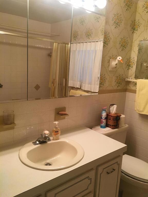 203 Palm Bath2