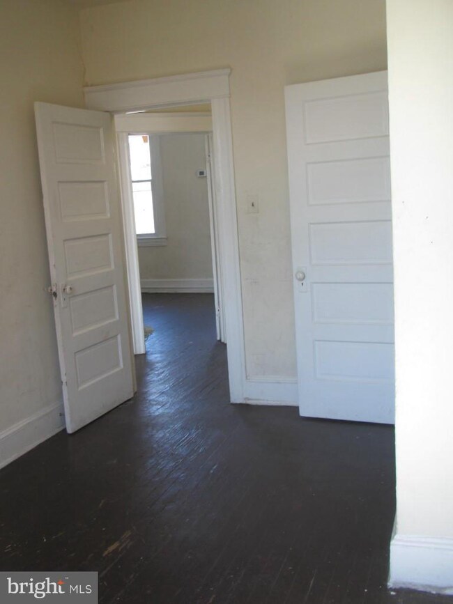 2813 Waldorf Ave, Baltimore, MD 21215 - photo 6