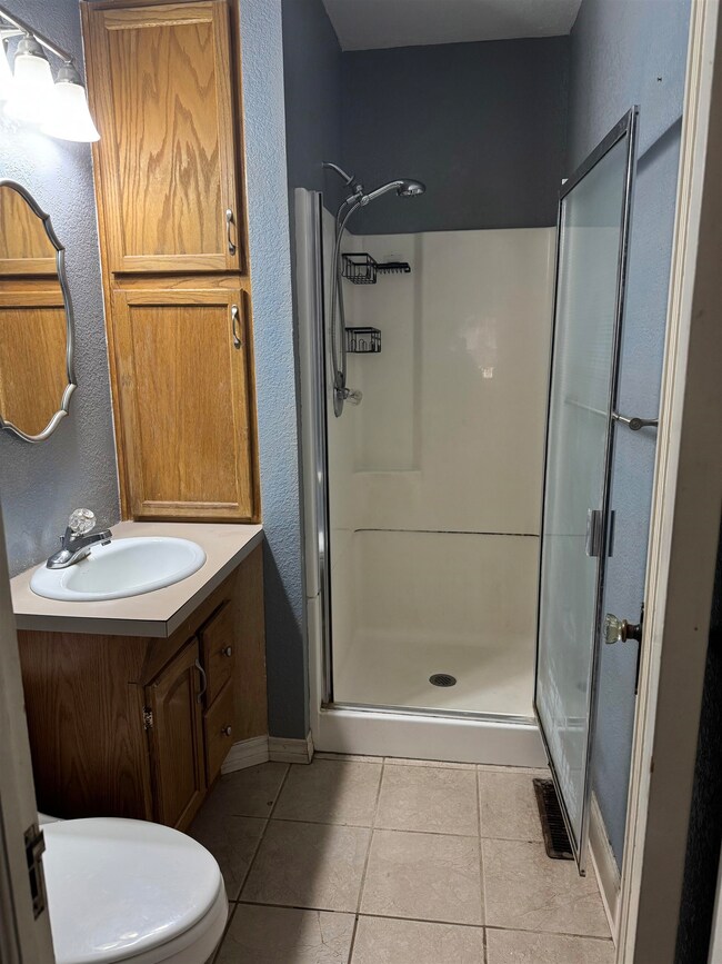 1127 Locust St, Alva, OK 73717 - photo 4