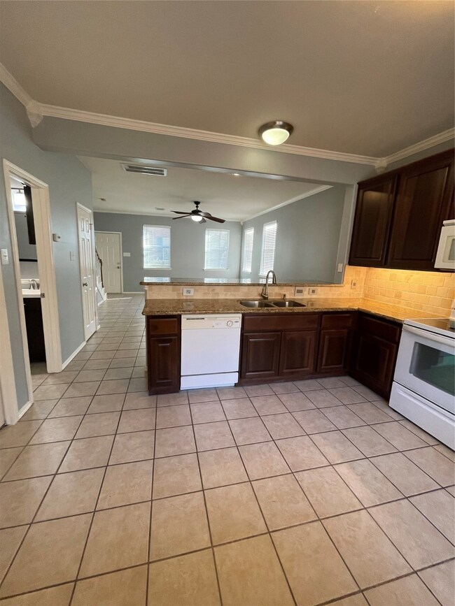 1901 Kemah Village Dr, Kemah, TX 77565 - photo 7