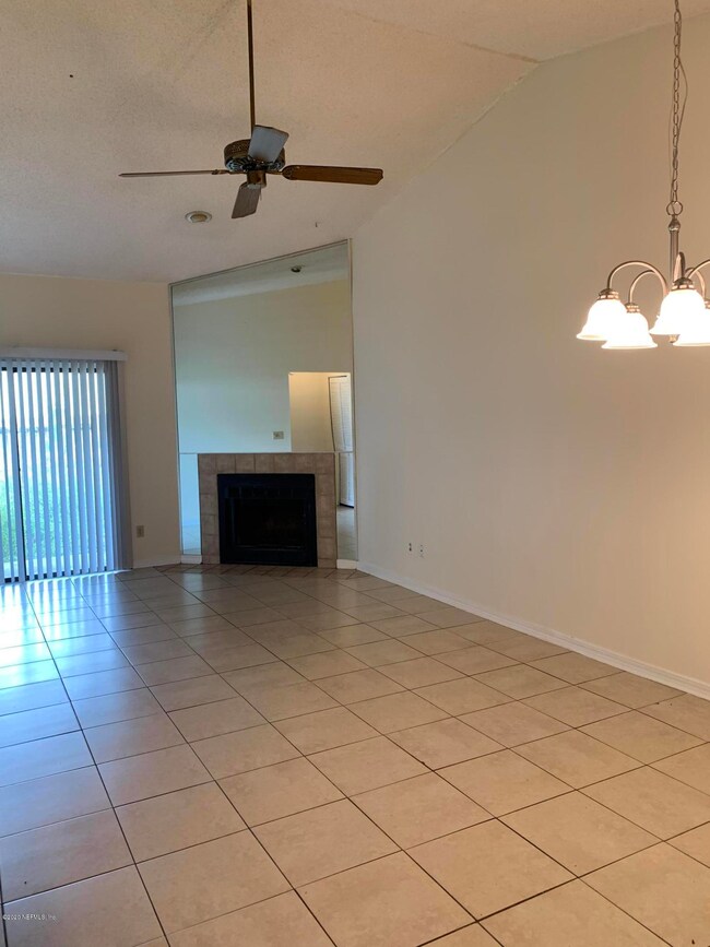 5123 Indian Lakes Ct unit 2, Jacksonville, FL 32210 - photo 2