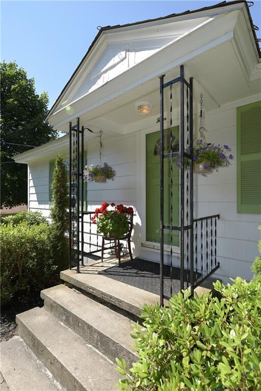 4 Eaton St, North Smithfield, RI 02896 - photo 2