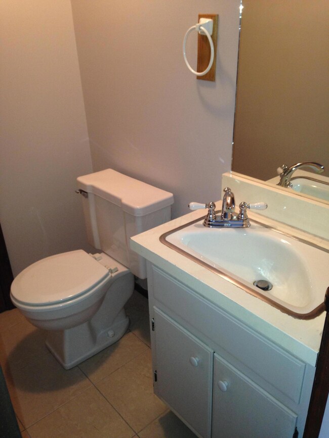 657 Simbury St unit 8, Columbus, OH 43228 - photo 5