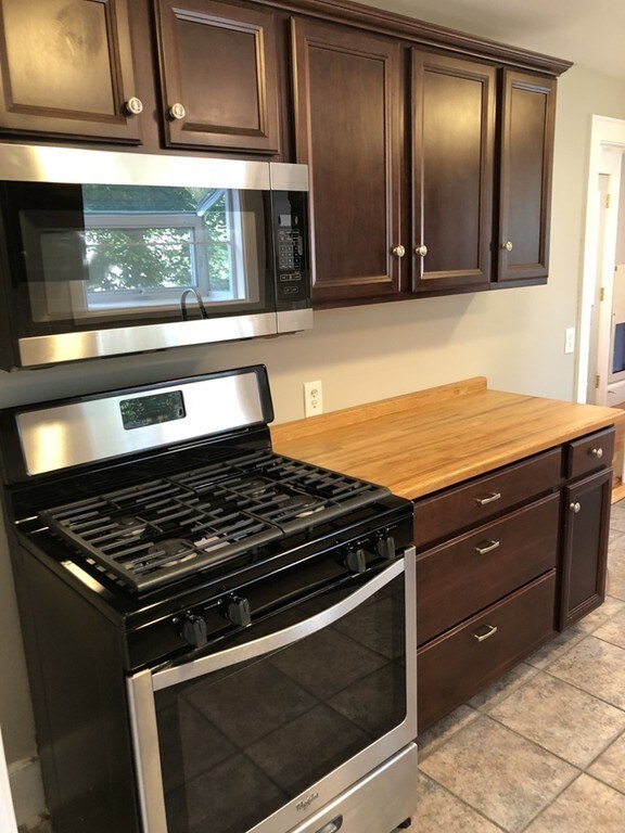 32 Hough Rd, Lawrence, MA 01843 - photo 3