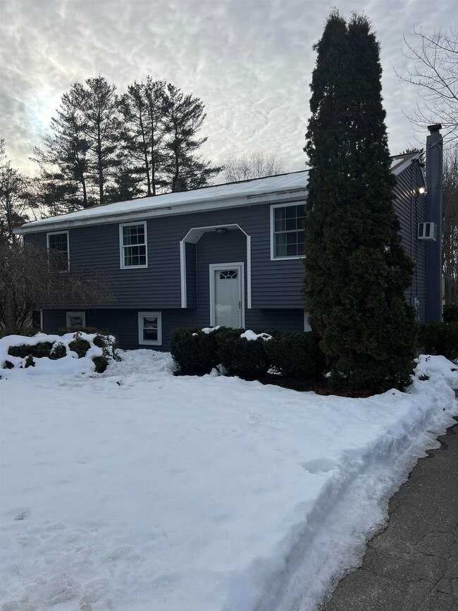 829 S Mammoth Rd, Manchester, NH 03109 - photo 3