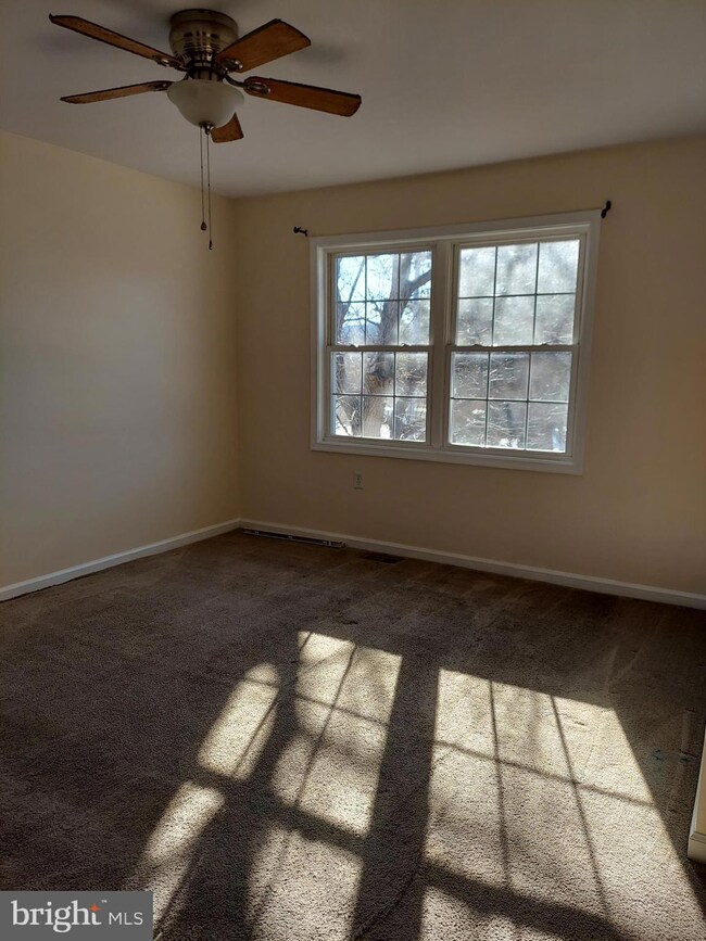 13 W 13th St, Front Royal, VA 22630 - photo 4