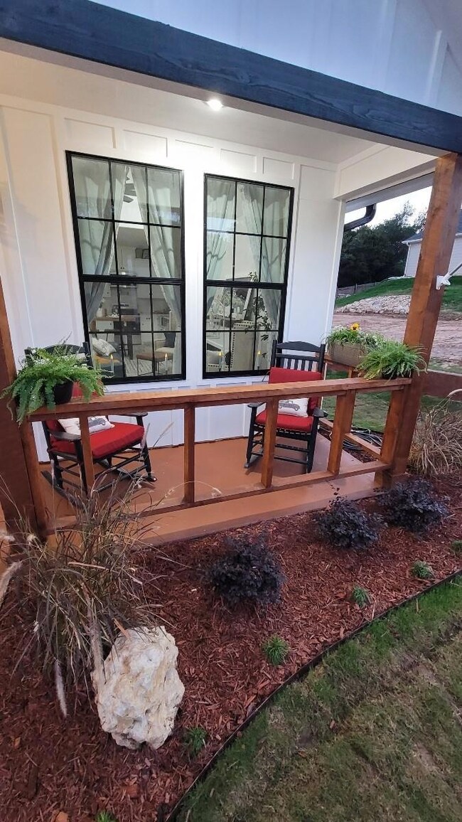 901 Pecos River Dr, Granbury, TX 76048 - photo 5