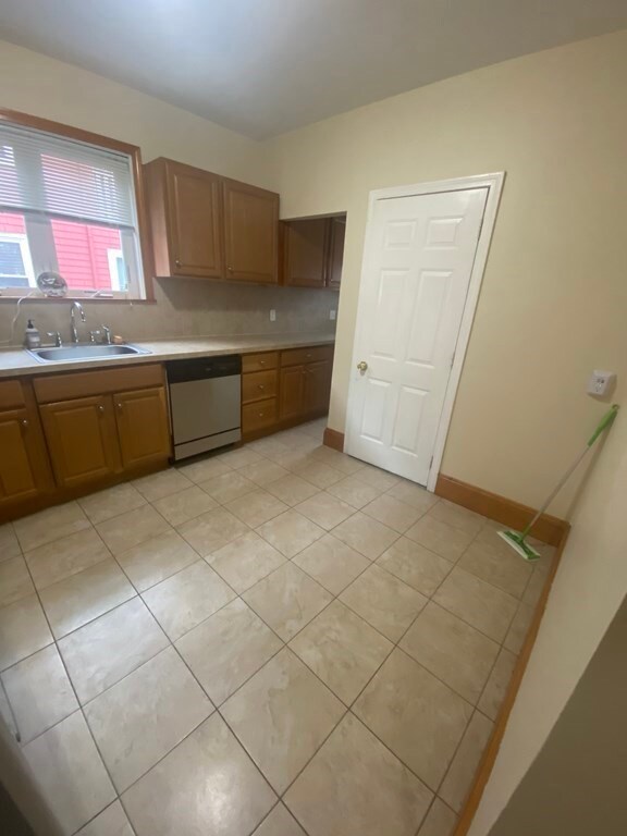 30 Lorette St unit 1, West Roxbury, MA 02132 - photo 2