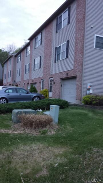 11 Jazz Cir, Whitehall, PA 18052 - photo 2