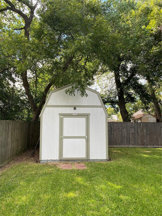 3905 Sayers St, Houston, TX 77026 - photo 6