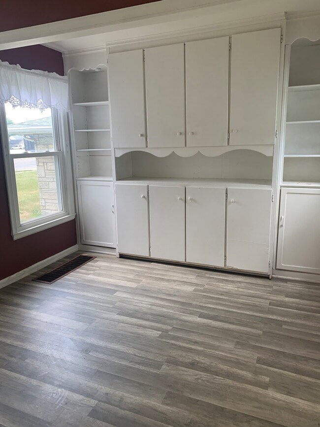 2914 17th St, Columbus, IN 47201 - photo 7