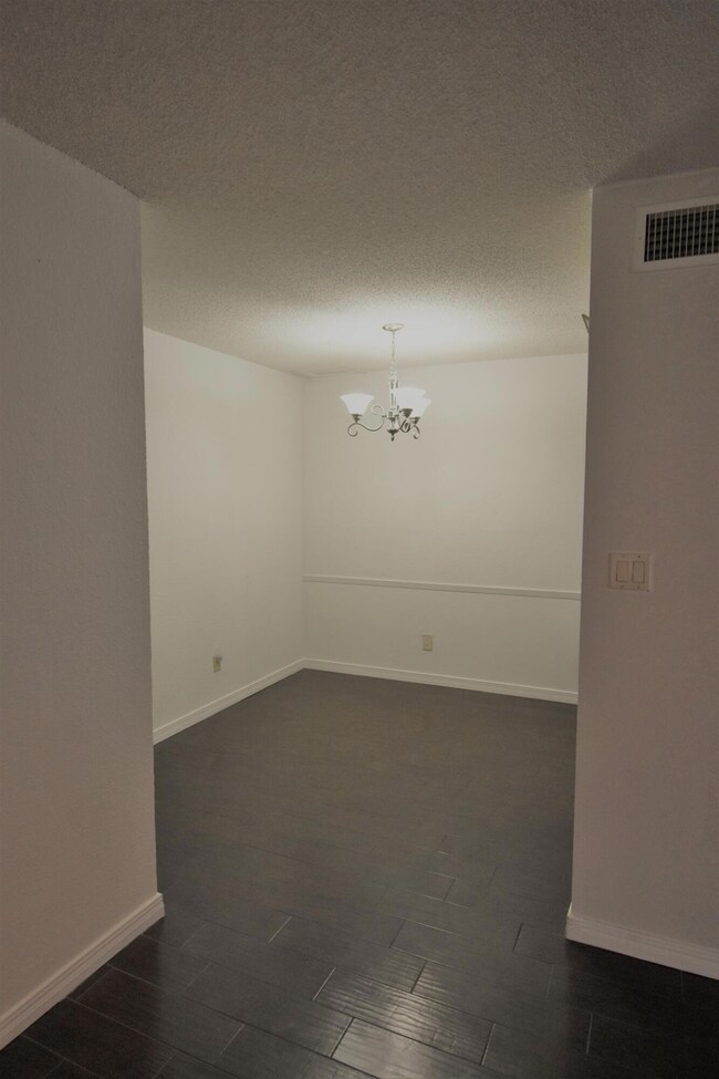 10624 Cuatro Vistas B Dr unit B, El Paso, TX 79935 - photo 5