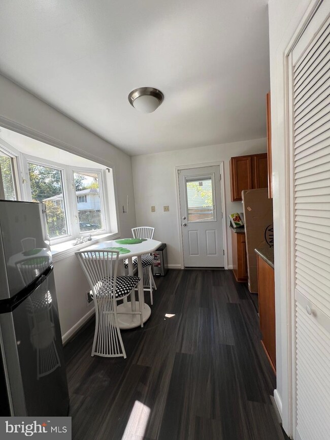 9004 Brightlea Ct, Lanham, MD 20706 - photo 4