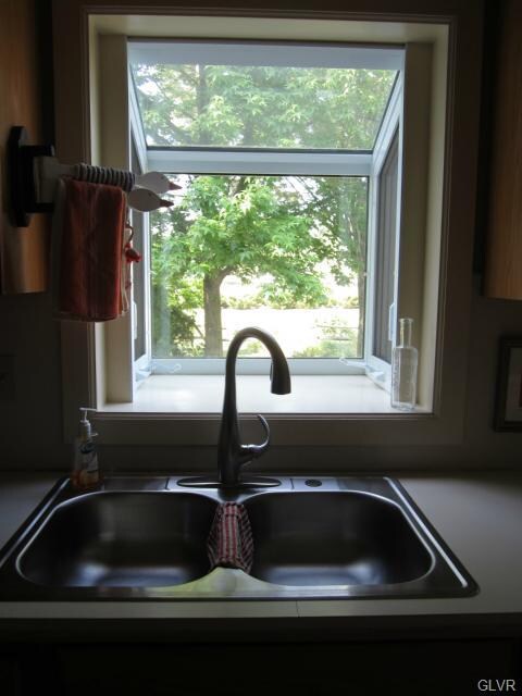 1684 Lamplighter Dr, Macungie, PA 18062 - photo 7