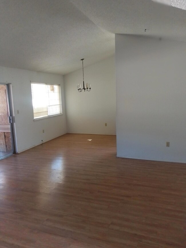 15337 Fairwood Ct, Horizon City, TX 79928 - photo 4