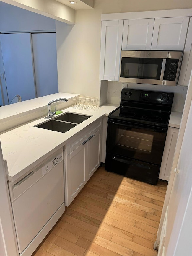 Brickell Key Two Condo unit 1214, Miami, FL 33131 - photo 4