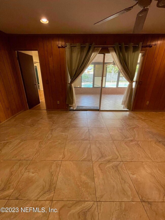 1042 Jamaica Rd E, Jacksonville, FL 32216 - photo 6