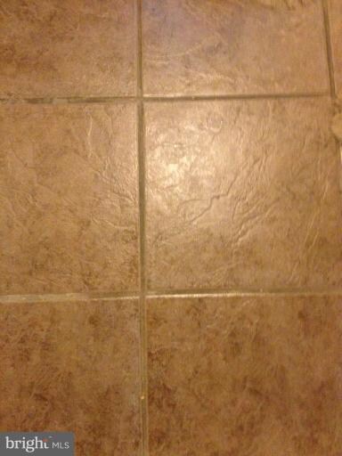 7002 Valley Park Rd, Capitol Heights, MD 20743 - photo 5